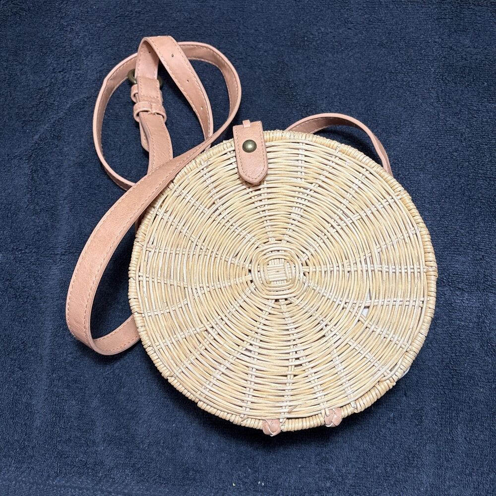 Universal Thread, Canteen style Rattan Round cross-body purse adjustable strap